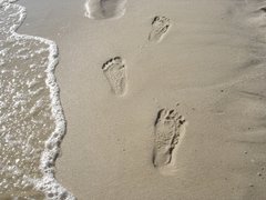 Fussspuren im Sand