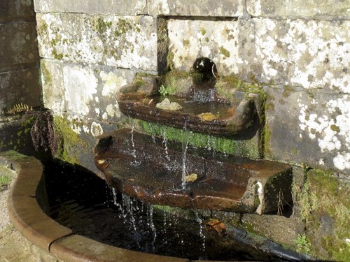 Brunnen